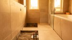 Bad planen im Neubau: Sanitär, Fliesen und barrierefreie Details